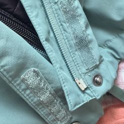 🌿 The North Face Women’s Waterproof Jacket – Size M