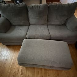 Living Room Set With Pullout Queen Sleeper 