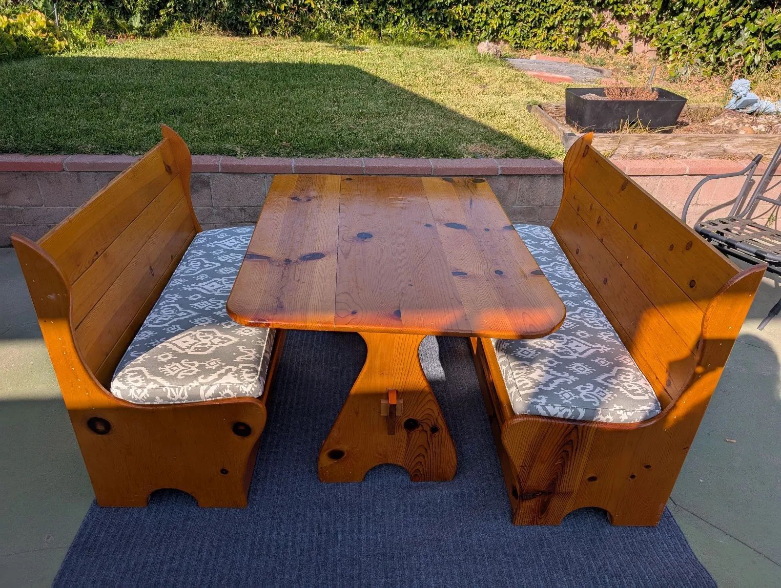 Pine Wood Booth Set