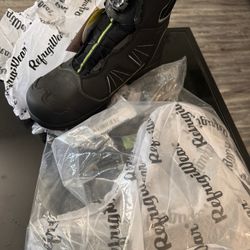 FREEZER BOOTS SIZE 9