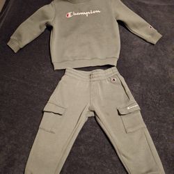 Champion Toddler Outfit, 2T 