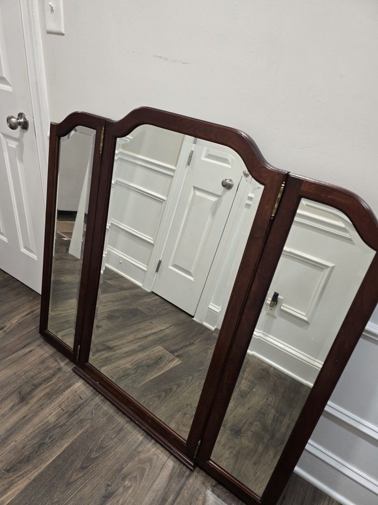 Vanity /Dresser Mirror - Pennsylvania House Cherry Wood