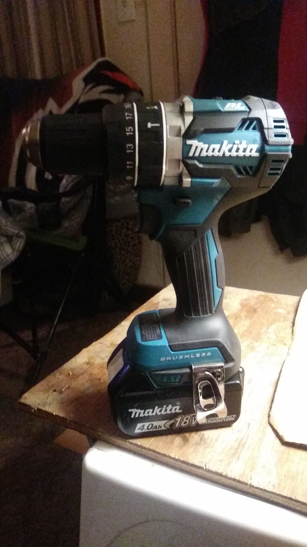 Makita 18v brushless hammer -driver drill