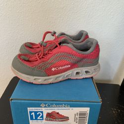 Children’s Columbia Water Hikers size 12- in EUC!!