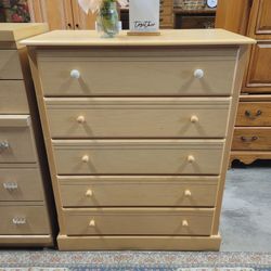 CUTE TALL DRESSER