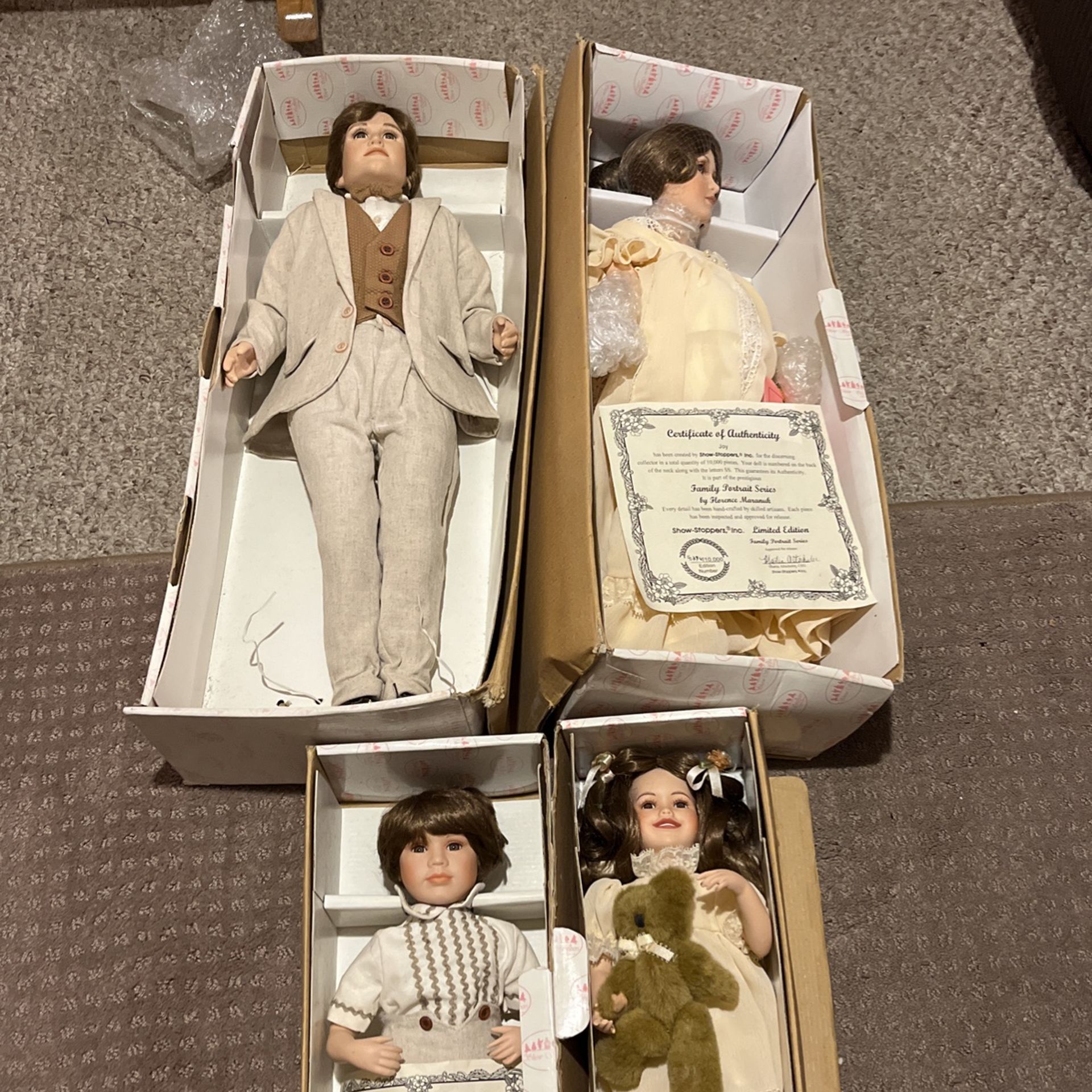 Show Stoppers Porcelain Dolls ,Pregnant Family- Super Rare Set Of 4