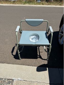 NOVA Heavy-Duty Drop-Arm Commode 8583