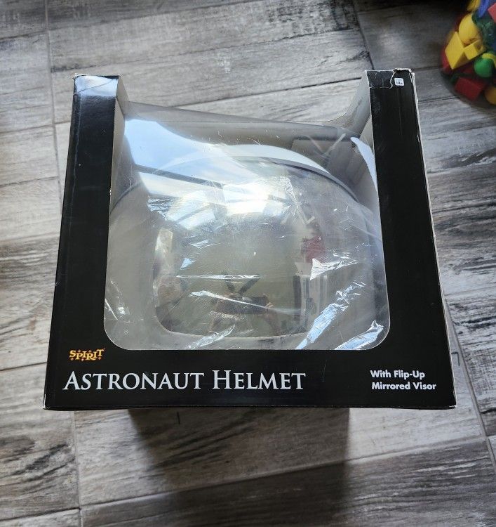 Spirit Halloween Astronaut Helmet