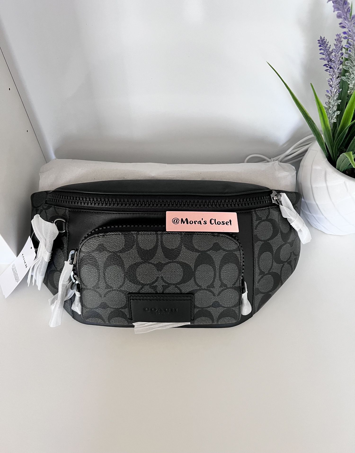 Supreme Reflective Repeat 3m Shoulder Bag Red FW16 Cordura Box Logo for  Sale in Tracy, CA - OfferUp