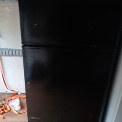 Black Black Maytag refrigerator frost free.