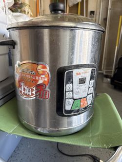 Electric Multi-Cooker with Slow Cook Function