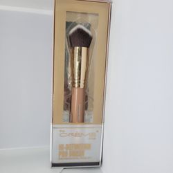 The Creme Shop Hi-Definition Pro Brush