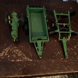 John Deere Toy Tractor Set