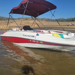 2017 TAHOE 215 xi  DECK BOAT FISH OR SKI