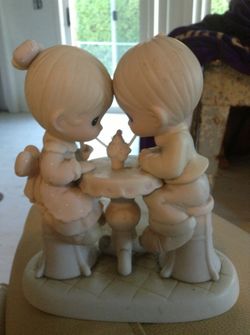 Precious moments figurene