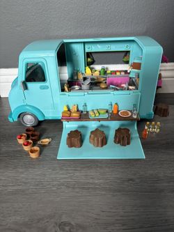 Li'l Woodzeez Food Truck and Figurines Deluxe Playset: Toy Vehicle Set with Accessories