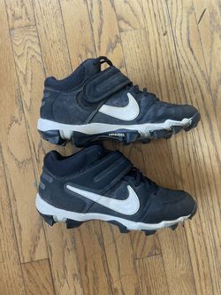 Nike Cleats Size 6 1/2