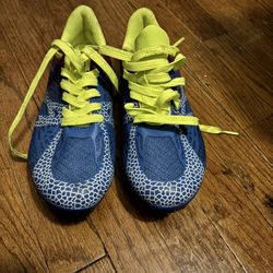 Kids Track Spikes Size 3