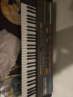 Roland Juno 106 synthesizer