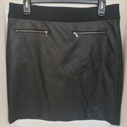 Ann Taylor Leather Look Skirt. Fully Lined Size 8