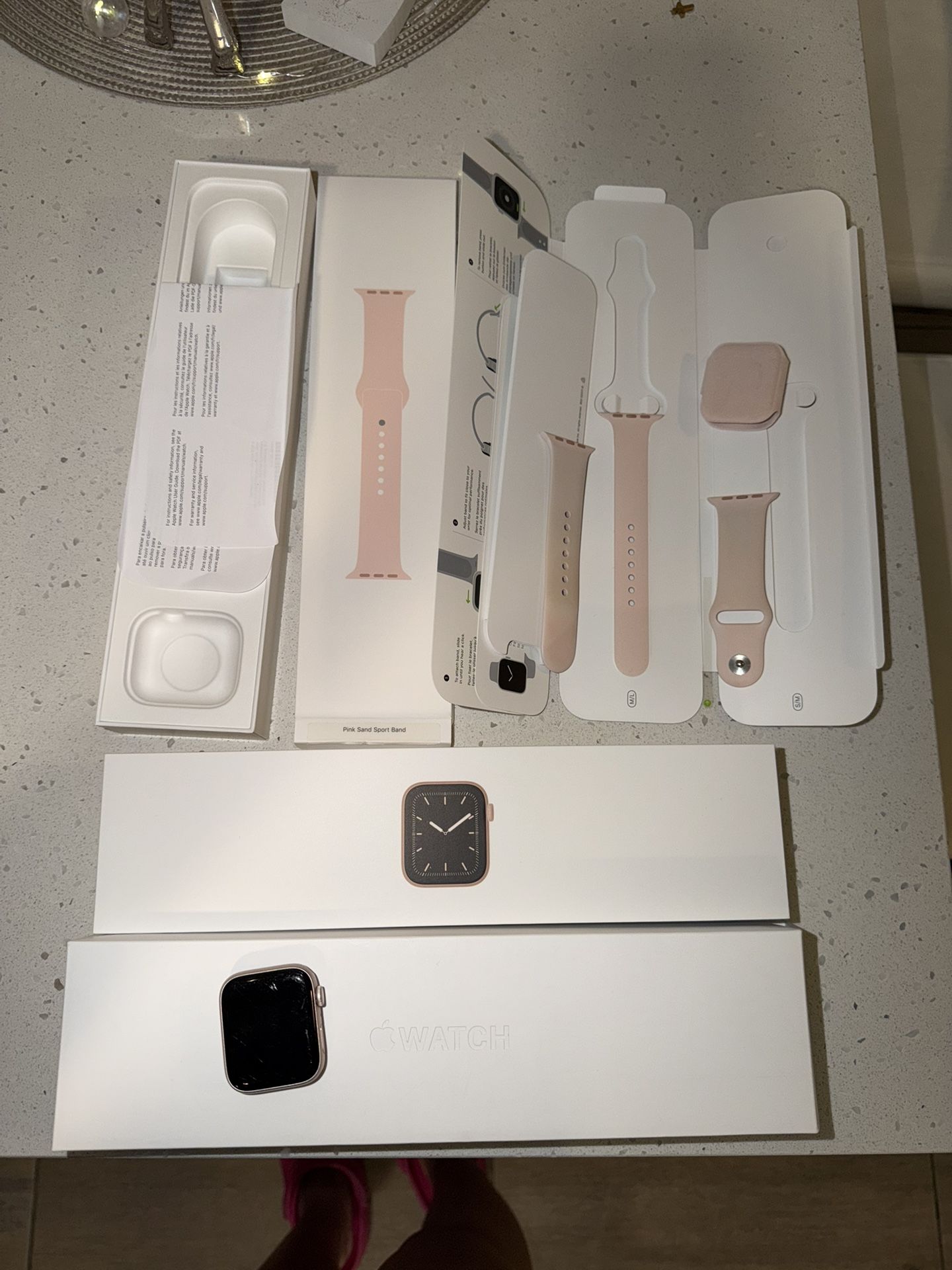 Apple Watch Series 5 44mm Rose Gold Aluminum