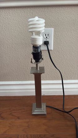 Table or nightstand lamp (bulb included)