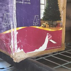 Árbol De Navidad 7 Pies Y Medio De Alto Usado 