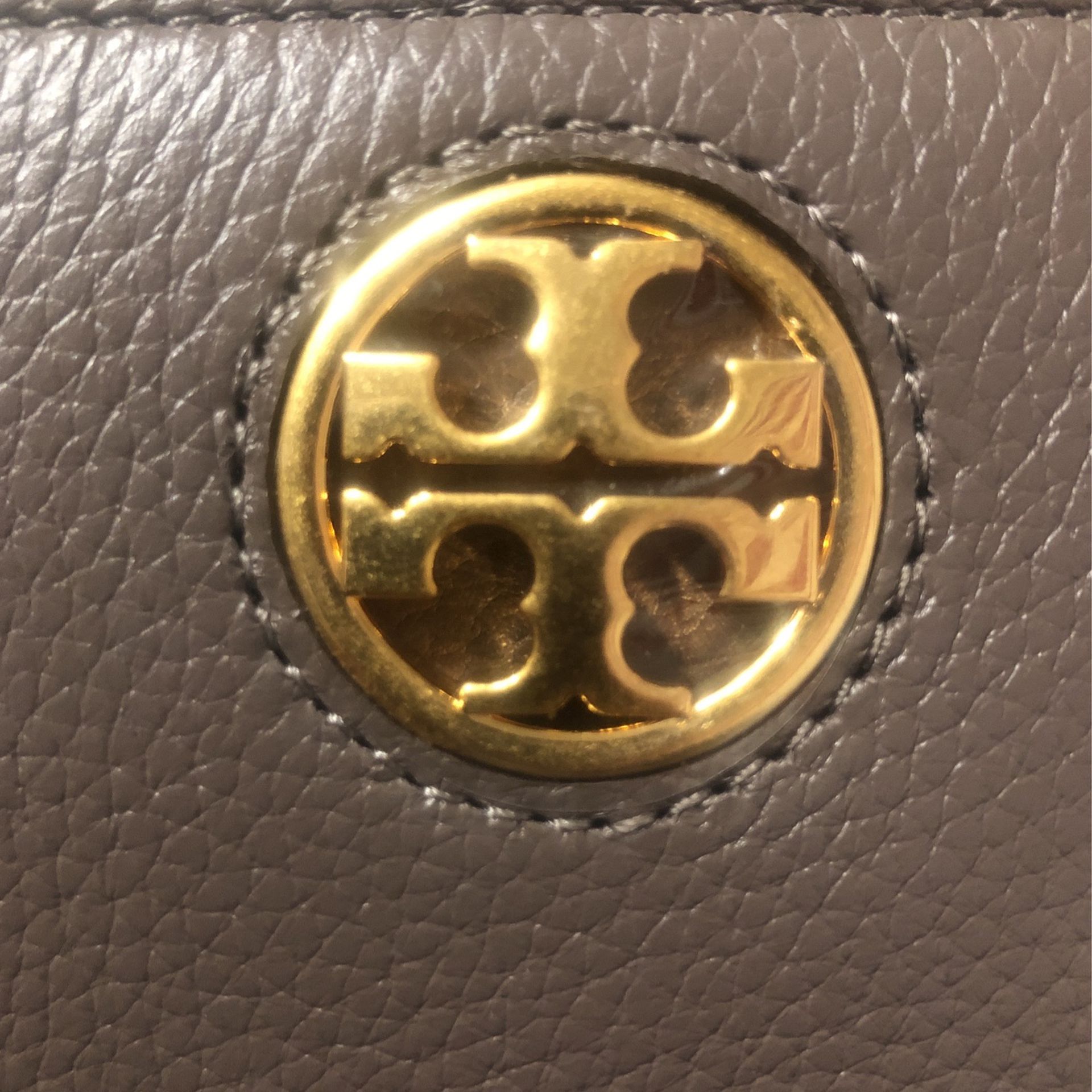 Christmas Price Reduced ! 50% Tory Burch Carson Zip Continental Wallet In Silver Maple