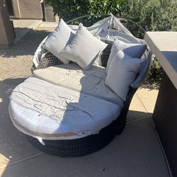 Used Round Lounger