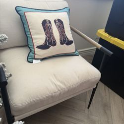 Sitting Chairs With Pillows 