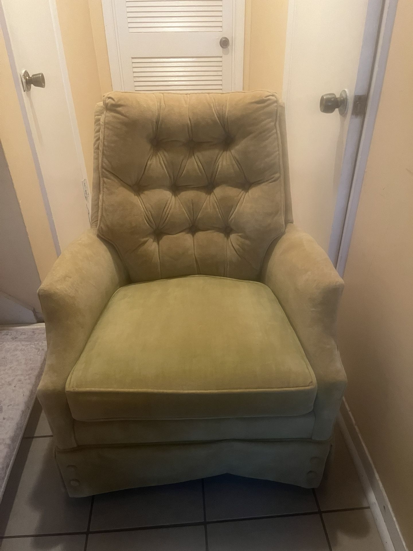 Thee Coziest Yellow Chair 