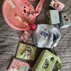 Bundle Of Girls Retro Items 
