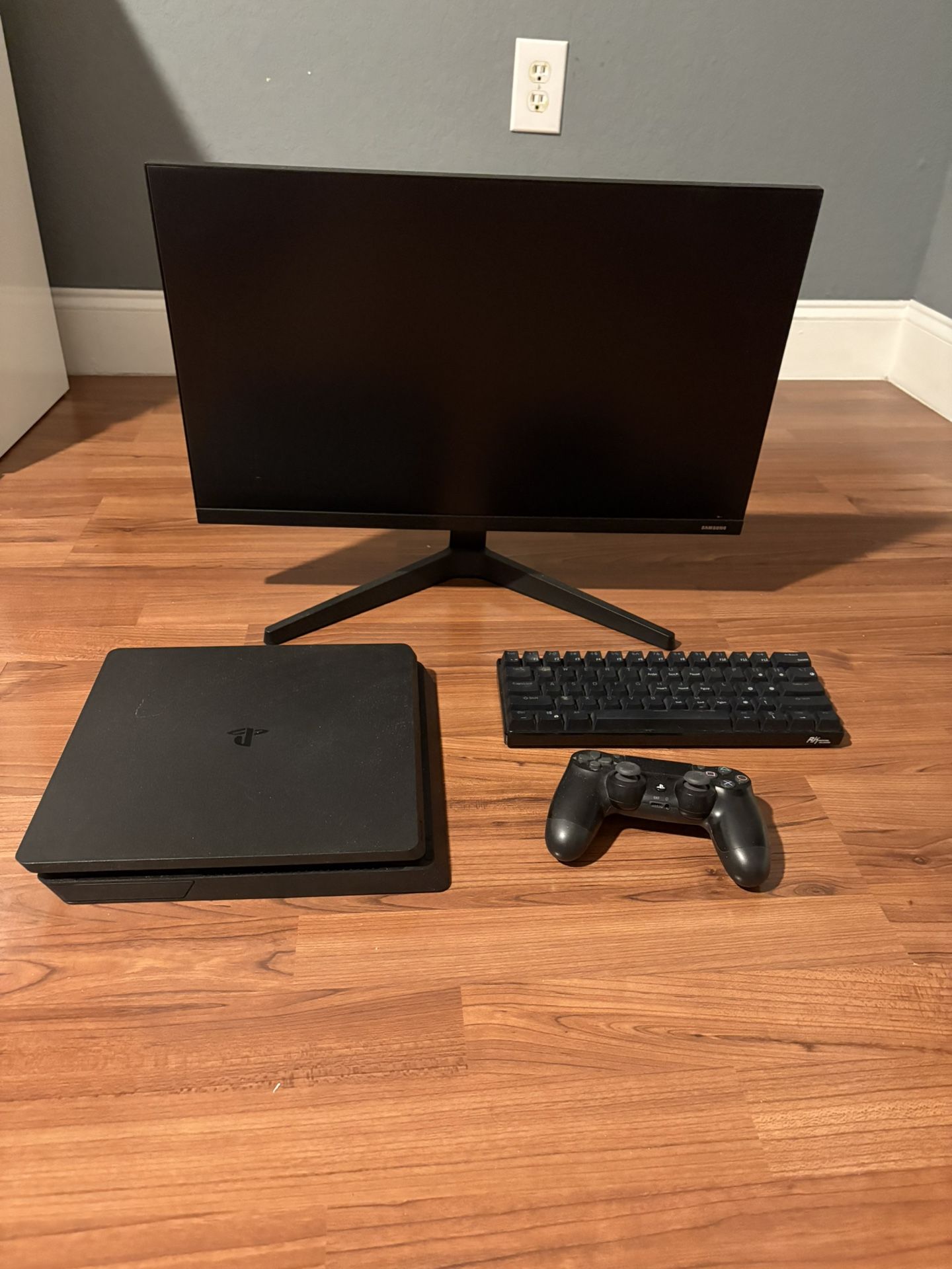 Samsung 24” Computer Monitor,Keyboard And PS 4