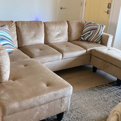 $700 Couch 6months Old For $100