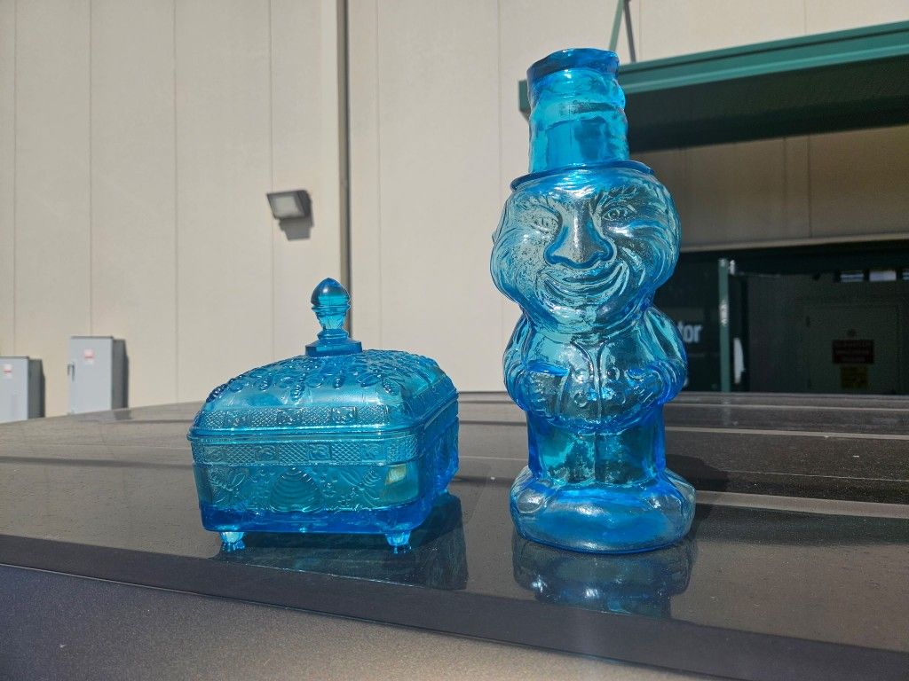 Vintage Tiara Glass Blue Jolly Mountaineer With Matching Snack Dish