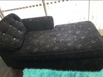 Black Sofa **Ready for pick up **