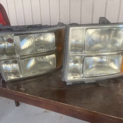 2008 GMC Sierra Headlights 