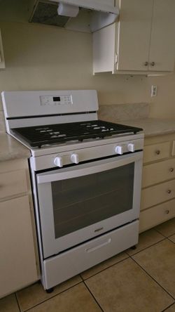 Whirlpool White Gas Range Stove