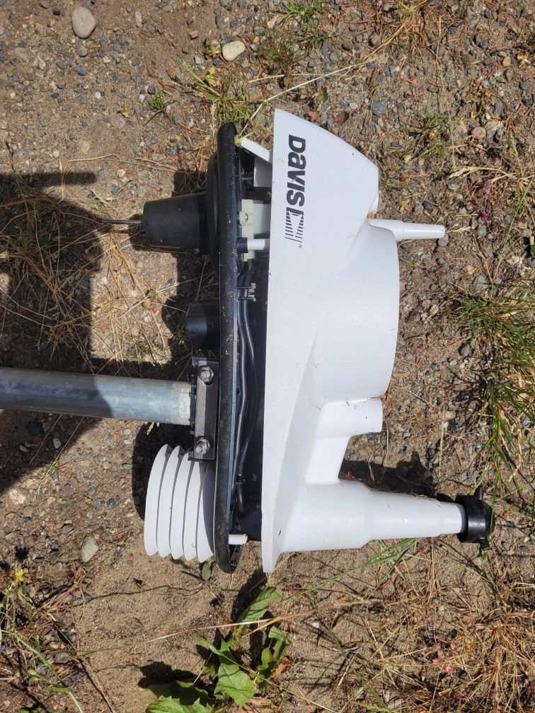 Davis Weather Station Or Light Pole