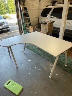 IKEA corner office desk-white
