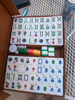 Vintage  Chinese Mahjong set
