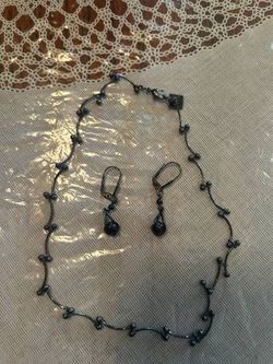 Black choker with dangle earring set  ea
