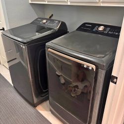 Samsung Black Washing Machine and Dryer