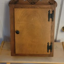 Hangable Curio Cabinet 