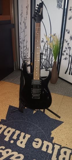 Used In Great Condition  IBANEZ GIO