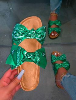Bow tie slides