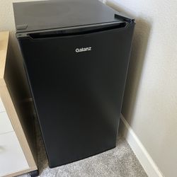 Galanz Mini Fridge