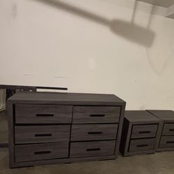 Dresser With Matching Nightstands
