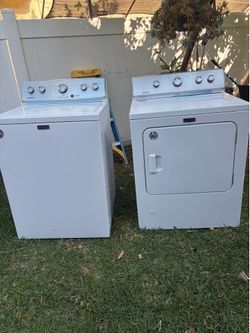 MAYTAG WASHER AND DRYER SET- excellent condition