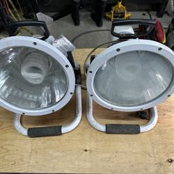LARGE FLUORESCENT LIGHTS